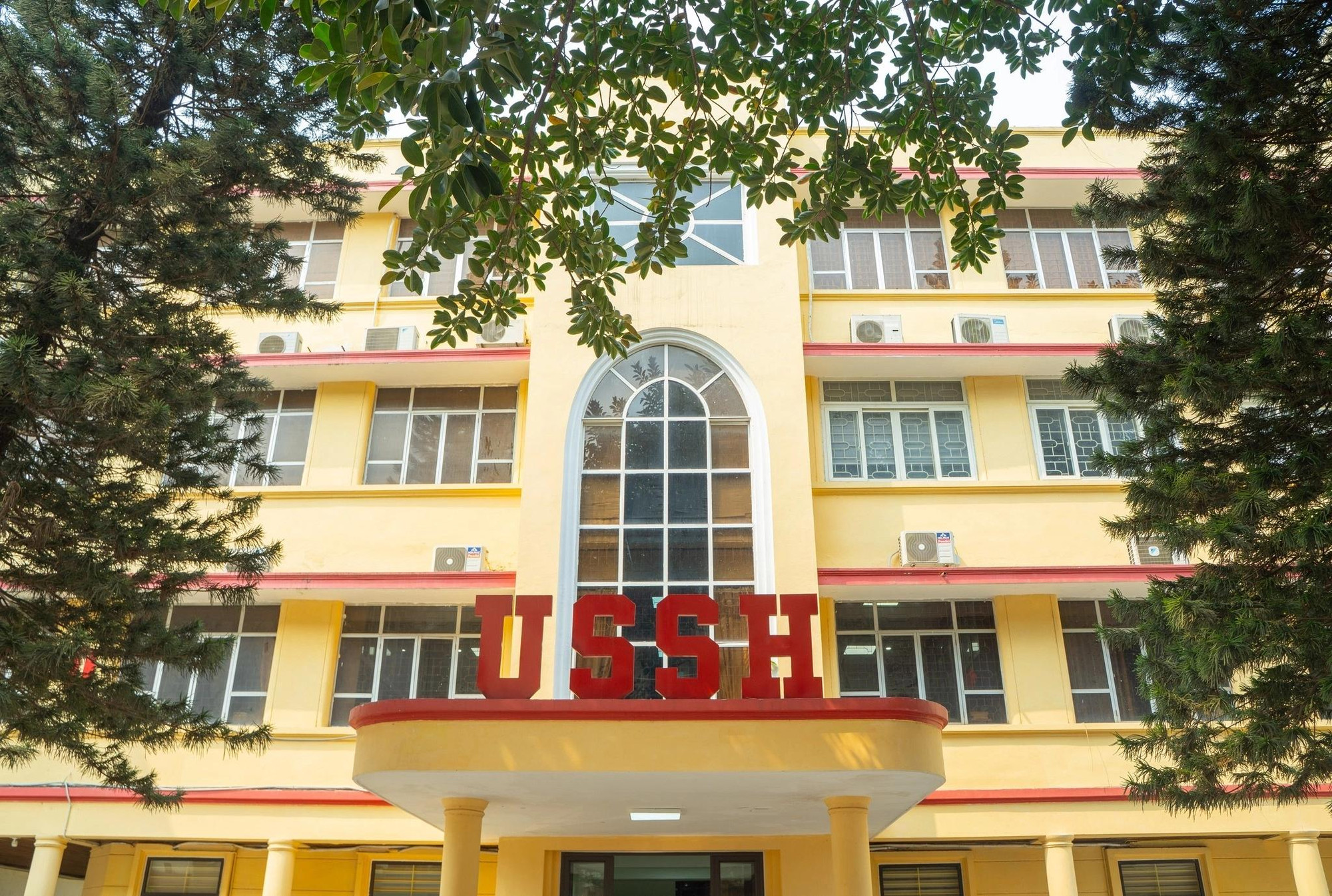 NHIỀU ĐẠI HỌC BỎ TỔ HỢP TRUYỀN THỐNG, GIẢM XÉT HỌC BẠ: CÓ THU HẸP CƠ HỘI CỦA THÍ SINH?